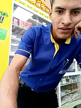 Snapshot of Rogersmit2 chatting on 09-18-25, 02:41 Rogersmit2 online show from 09-18-25, 02:41