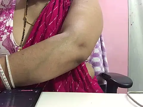 Snapshot of Desi_bhabhiii chatting on 01-09-25, 05:55 Desi bhabhiii online show from 01-09-25, 05:55