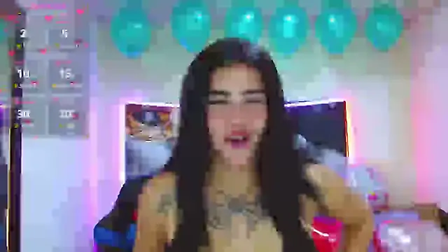 Snapshot of _luna_torres chatting on 02-11-25, 01:09  luna torres online show from 02-11-25, 01:09