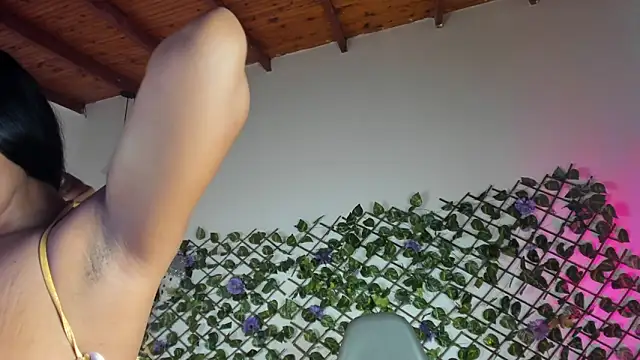 Snapshot of chantall_smith chatting on 12-19-24, 02:24 chantall smith online show from 12-19-24, 02:24