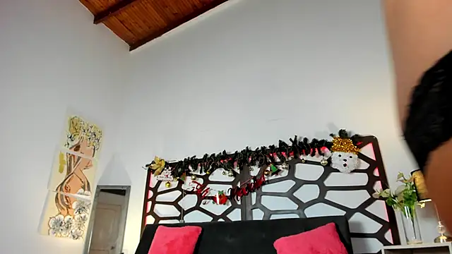 Snapshot of chantall_smith chatting on 01-01-25, 06:59 chantall smith online show from 01-01-25, 06:59