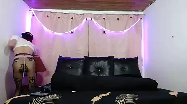 Snapshot of Red_Hinata_ chatting on 01-28-25, 12:00 Red Hinata online show from 01-28-25, 12:00