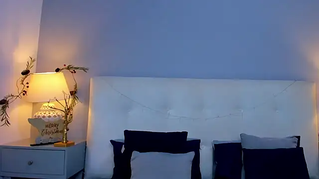 SaraaJhonsonn online show from 12-01-25, 04:01