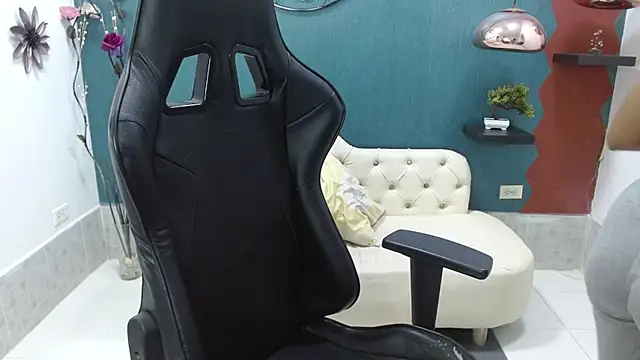 Melikasweetz online show from 02-14-25, 05:46