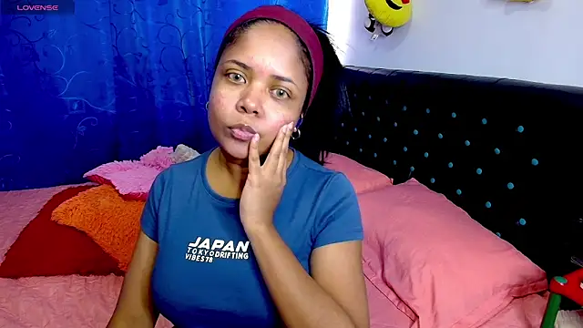Snapshot of Melikasweetz chatting on 04-18-26, 05:17 Melikasweetz online show from 04-18-26, 05:17