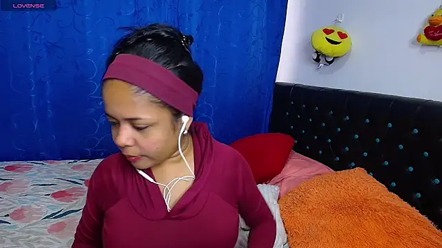 Snapshot of Melikasweetz chatting on 04-27-26, 04:49 Melikasweetz online show from 04-27-26, 04:49