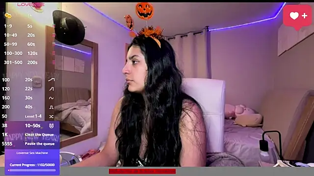 cloe small online show from 10-10-25, 02:32