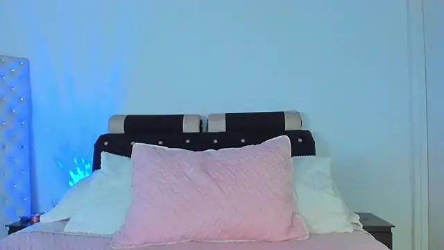 emma-hiill online show from 02-15-25, 03:28