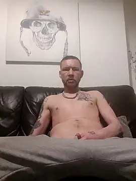 GlAsGoW83 online show from 04-15-26, 03:57