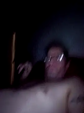 Snapshot of crazycam619 chatting on 11-12-25, 04:57 crazycam619 online show from 11-12-25, 04:57