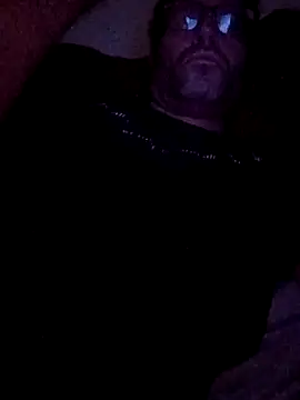 Snapshot of crazycam619 chatting on 11-15-25, 04:25 crazycam619 online show from 11-15-25, 04:25