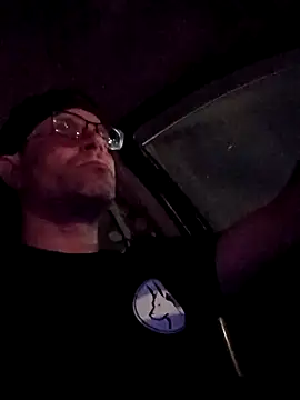 Snapshot of crazycam619 chatting on 11-22-25, 01:59 crazycam619 online show from 11-22-25, 01:59