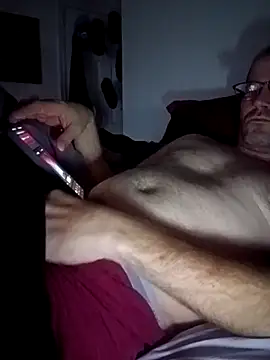 Snapshot of crazycam619 chatting on 11-24-25, 04:23 crazycam619 online show from 11-24-25, 04:23