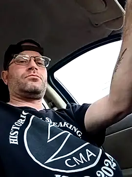 Snapshot of crazycam619 chatting on 11-26-25, 12:22 crazycam619 online show from 11-26-25, 12:22