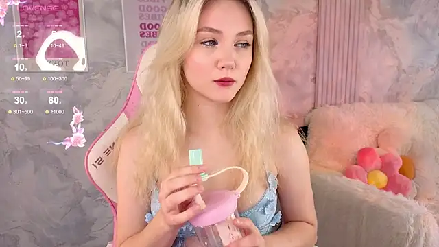 Snapshot of angel_with_flowers chatting on 09-10-25, 03:28 angel with flowers online show from 09-10-25, 03:28