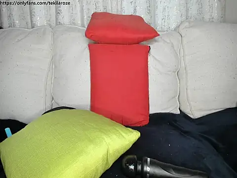 Snapshot of Mamii_water chatting on 04-23-26, 12:29 Mamii water online show from 04-23-26, 12:29