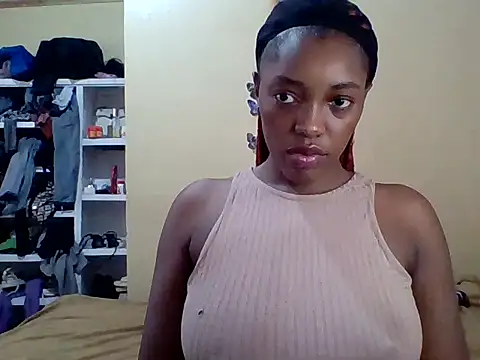 Zara Twilight online show from 12-18-25, 11:16