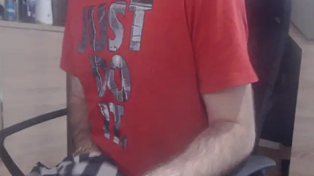 Snapshot of uncutguy01 chatting on 12-31-24, 10:26 uncutguy01 online show from 12-31-24, 10:26