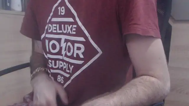 Snapshot of uncutguy01 chatting on 01-04-25, 08:28 uncutguy01 online show from 01-04-25, 08:28