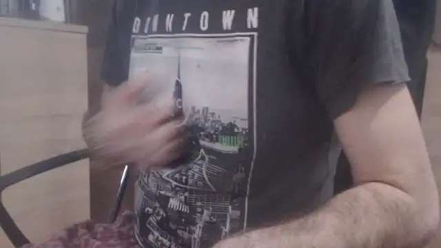 Snapshot of uncutguy01 chatting on 01-04-25, 03:39 uncutguy01 online show from 01-04-25, 03:39