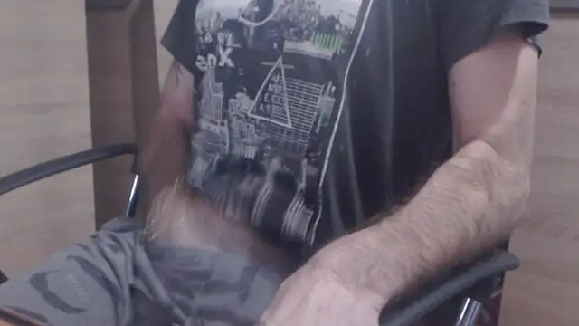 Snapshot of uncutguy01 chatting on 01-05-25, 07:17 uncutguy01 online show from 01-05-25, 07:17