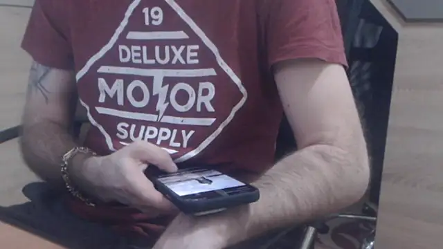 Snapshot of uncutguy01 chatting on 01-15-25, 12:58 uncutguy01 online show from 01-15-25, 12:58
