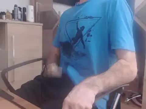 Snapshot of uncutguy01 chatting on 02-05-25, 12:27 uncutguy01 online show from 02-05-25, 12:27