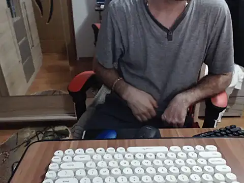 uncutguy01 online show from 11-12-25, 05:08