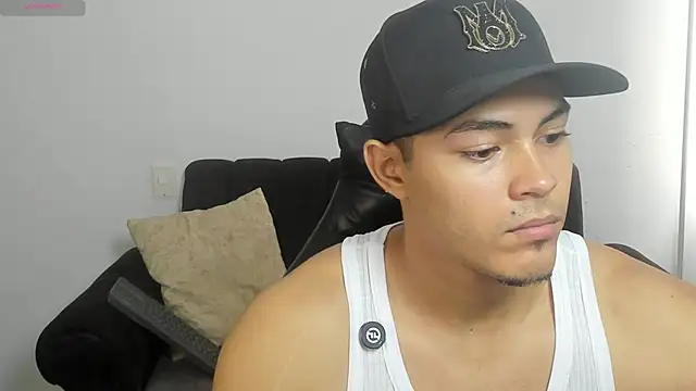 Snapshot of Iamdylan777 chatting on 04-06-26, 04:52 Iamdylan777 online show from 04-06-26, 04:52