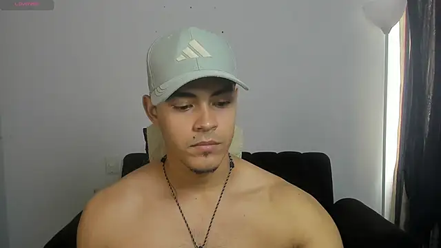 Snapshot of Iamdylan777 chatting on 04-07-26, 02:39 Iamdylan777 online show from 04-07-26, 02:39