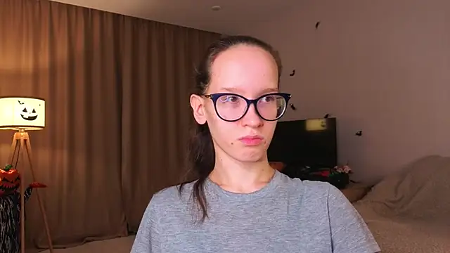 BettyBrowni online show from 11-14-25, 04:06