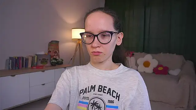 Snapshot of BettyBrowni chatting on 07-19-26, 04:11 BettyBrowni online show from 07-19-26, 04:11