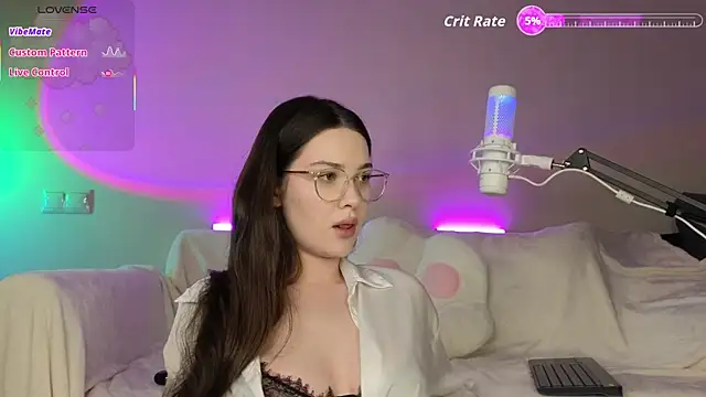 Snapshot of AokiAnna chatting on 11-16-25, 10:32 AokiAnna online show from 11-16-25, 10:32