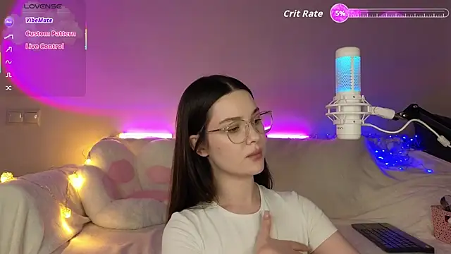 Snapshot of AokiAnna chatting on 11-24-25, 07:19 AokiAnna online show from 11-24-25, 07:19