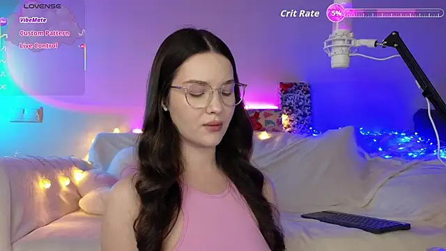 Snapshot of AokiAnna chatting on 12-16-25, 07:02 AokiAnna online show from 12-16-25, 07:02