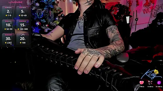 Snapshot of allanhurtss chatting on 12-17-25, 06:03 allanhurtss online show from 12-17-25, 06:03