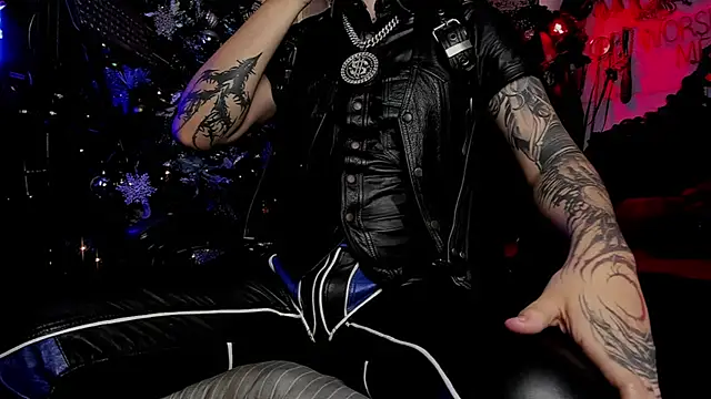 Snapshot of allanhurtss chatting on 12-19-25, 05:20 allanhurtss online show from 12-19-25, 05:20