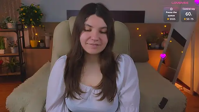 Snapshot of Viola__Shy chatting on 05-16-26, 07:34 Viola Shy online show from 05-16-26, 07:34