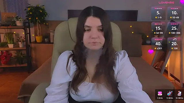 Snapshot of Viola__Shy chatting on 05-27-26, 01:57 Viola Shy online show from 05-27-26, 01:57