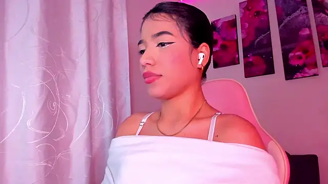 Alissarhys26 online show from 02-10-25, 12:30