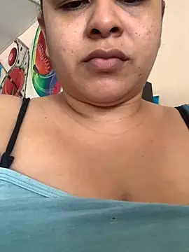 Snapshot of twocurvylatins chatting on 02-12-26, 04:57 twocurvylatins online show from 02-12-26, 04:57