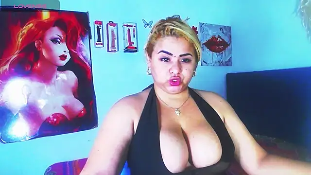 Snapshot of Charlotte_mh chatting on 04-26-26, 03:10 Charlotte mh online show from 04-26-26, 03:10