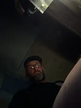 Snapshot of pipeload1275 chatting on 11-23-25, 10:04 pipeload1275 online show from 11-23-25, 10:04