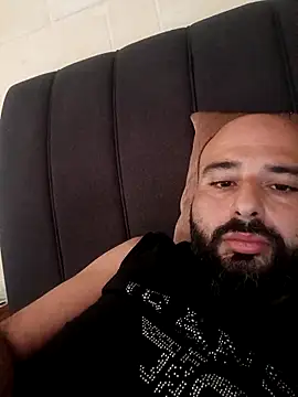 Snapshot of Denisilboss chatting on 02-05-26, 04:00 Denisilboss online show from 02-05-26, 04:00