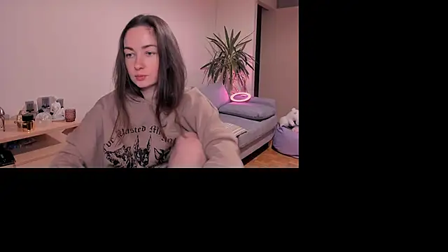 cClandesTina online show from 12-15-24, 10:04