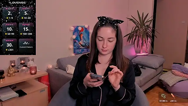 cClandesTina online show from 12-19-24, 10:21