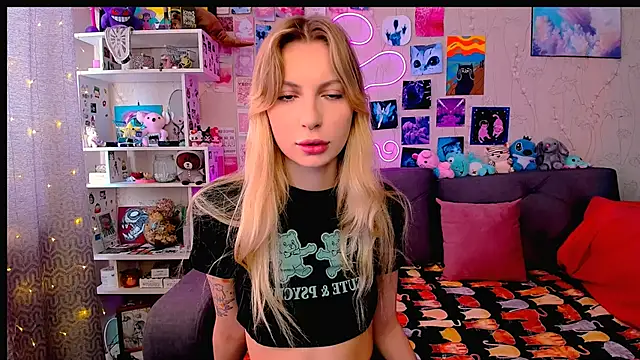 Snapshot of Maria_Hunt chatting on 02-21-25, 04:29 Maria Hunt online show from 02-21-25, 04:29