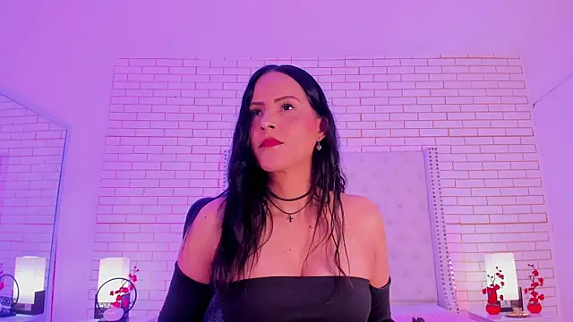 Coco Balenciaga  online show from 04-02-26, 11:41