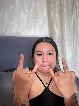 Pretty Isadora online show from 11-21-25, 04:38