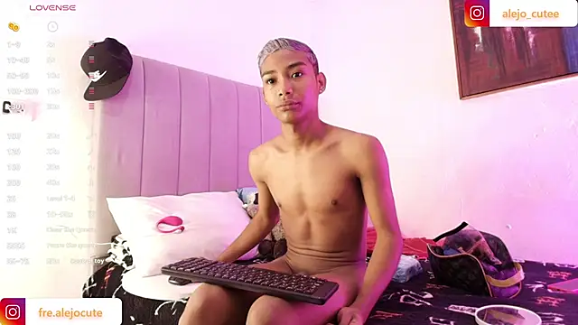 alejo cute online show from 12-29-24, 01:49